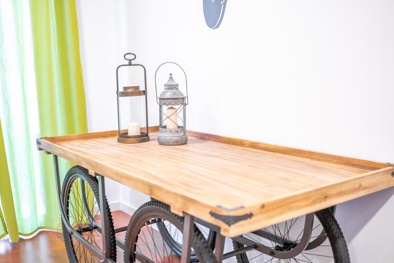 Expoholidays-Apartamentos Almeria Centro Parking Gratis Exterior photo